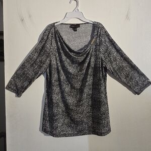 Black and White 3/4 Sleeve Relaxed Blouse